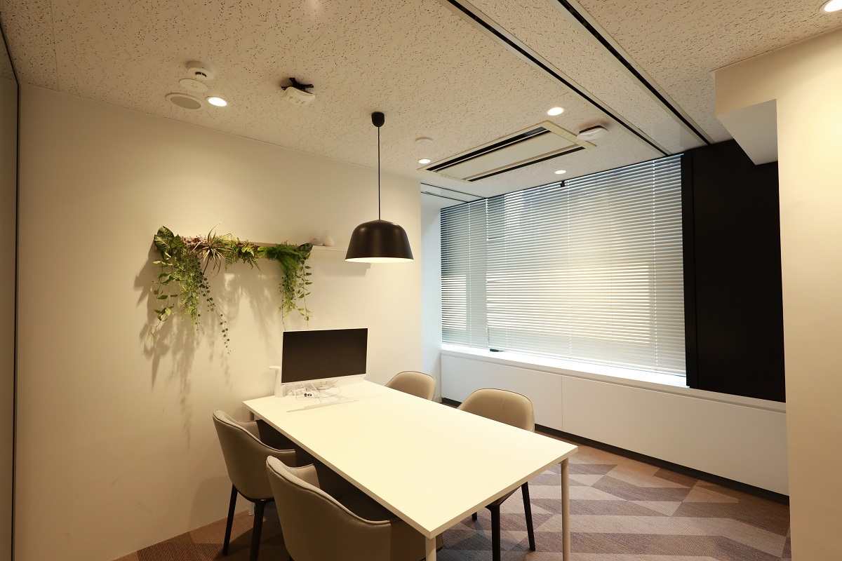 フリースペースの奥にある会議室